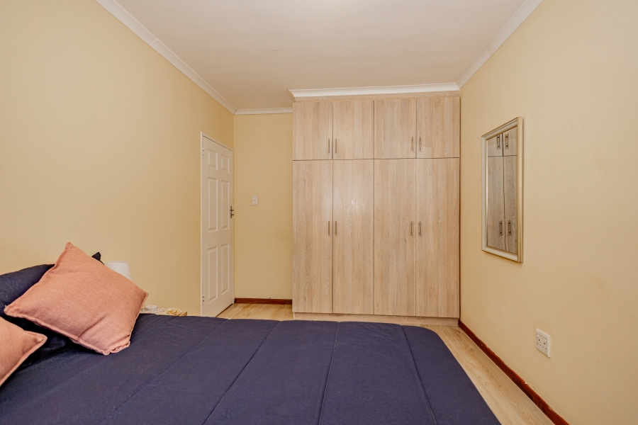 6 Bedroom Property for Sale in Sanddrift Western Cape